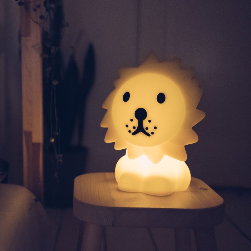 Mr Maria Lion First Light